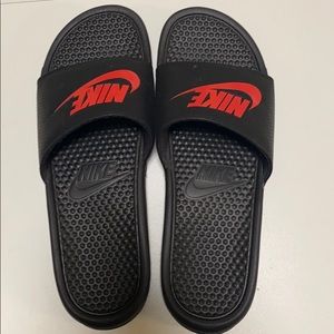 Men’s Nike slides. Size 13